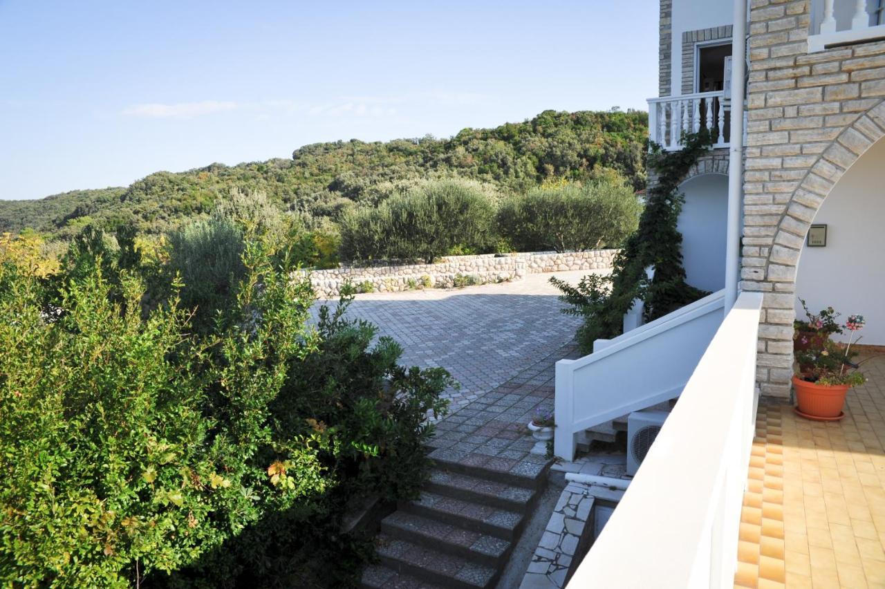 Apartments With A Parking Space Kampor, Rab - 14998 Exterior photo